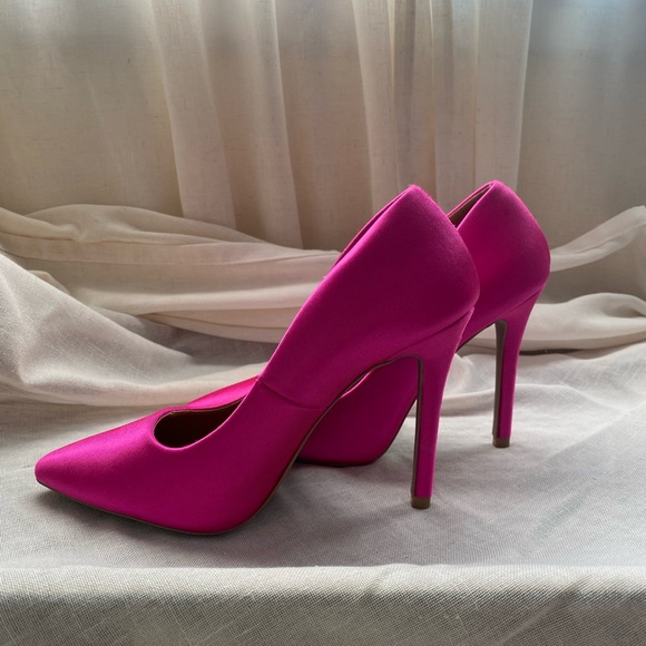 Hot Pink Stiletto Heels with Pointed Toe and High Thin Heel - Picture 5 of 5